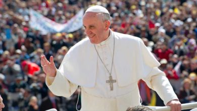 Pape François demande "au nom de Dieu" l'arrêt de la guerre en Ukraine
