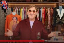 Elton John met son placard aux enchères sur eBay pour récolter des fonds contre le Sida